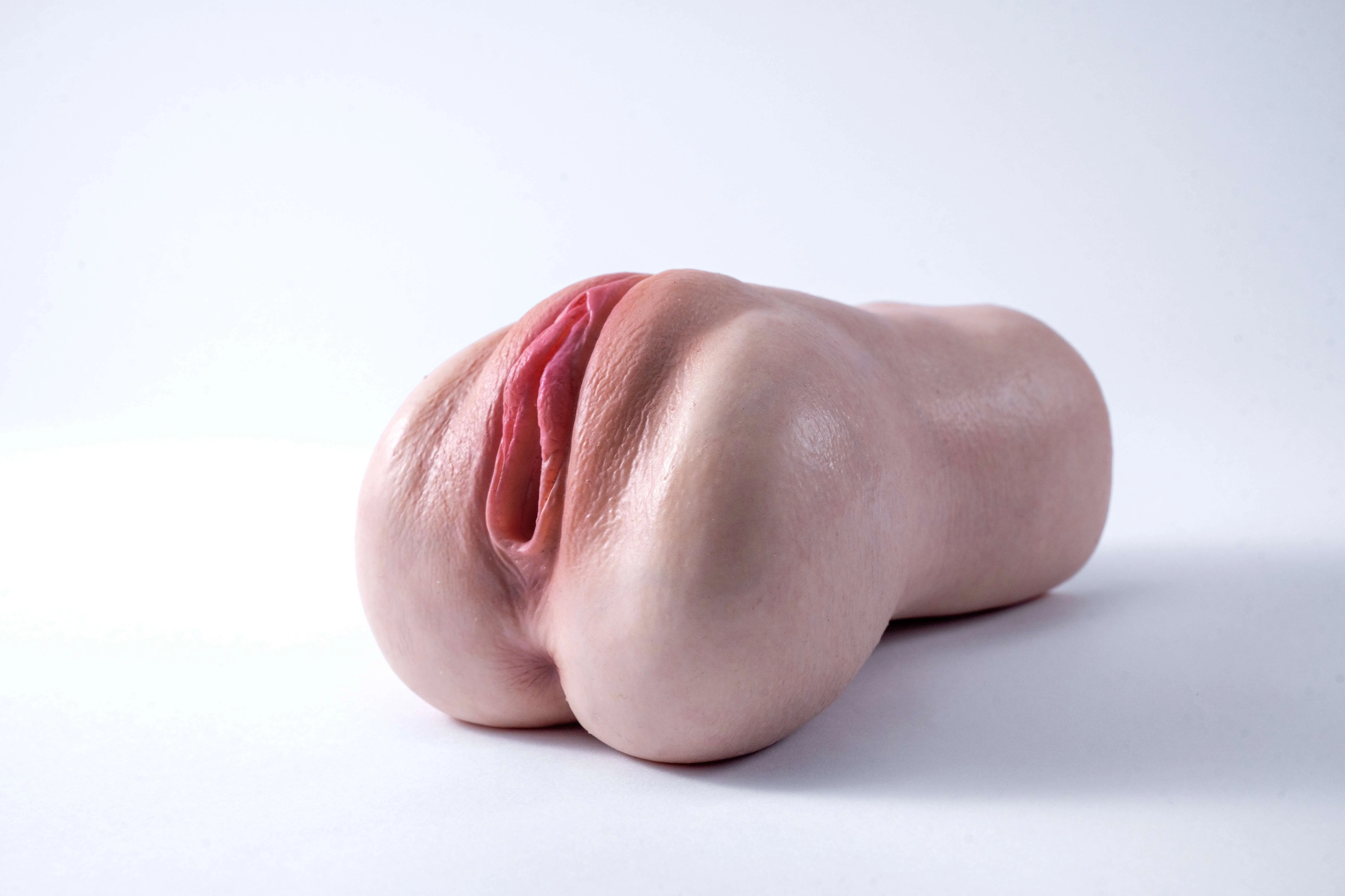 Free Shipping | 1 kg / 2.2 lb Medical‑Grade Silicone Handheld Male Masturbator — Ultra‑Soft Realistic Skin Texture, Travel & Home Friendly - Image 4