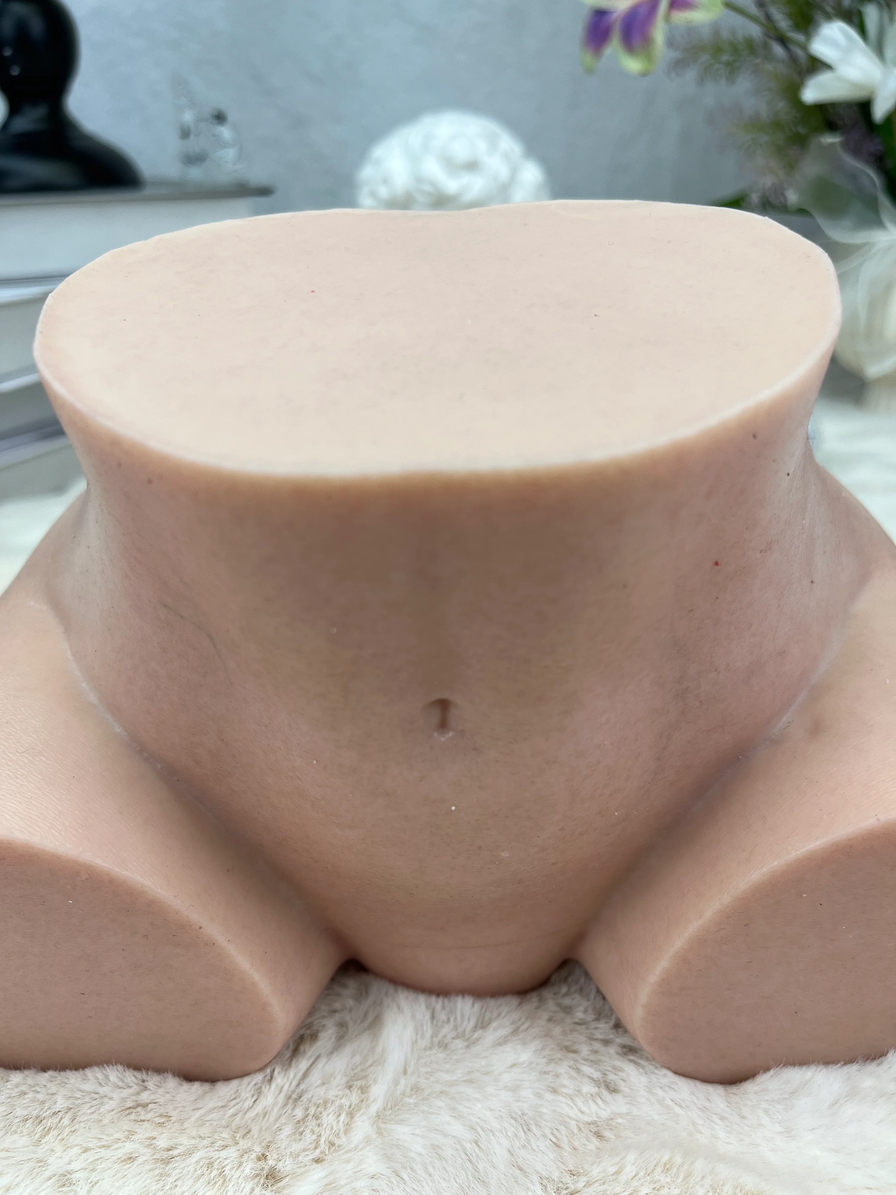 Free Shipping丨3.9kg/8.6lb Platinum Silicone Butt Model with Dual Openings – Ultra-Realistic Skin Texture, Compact & Discreet - Image 10