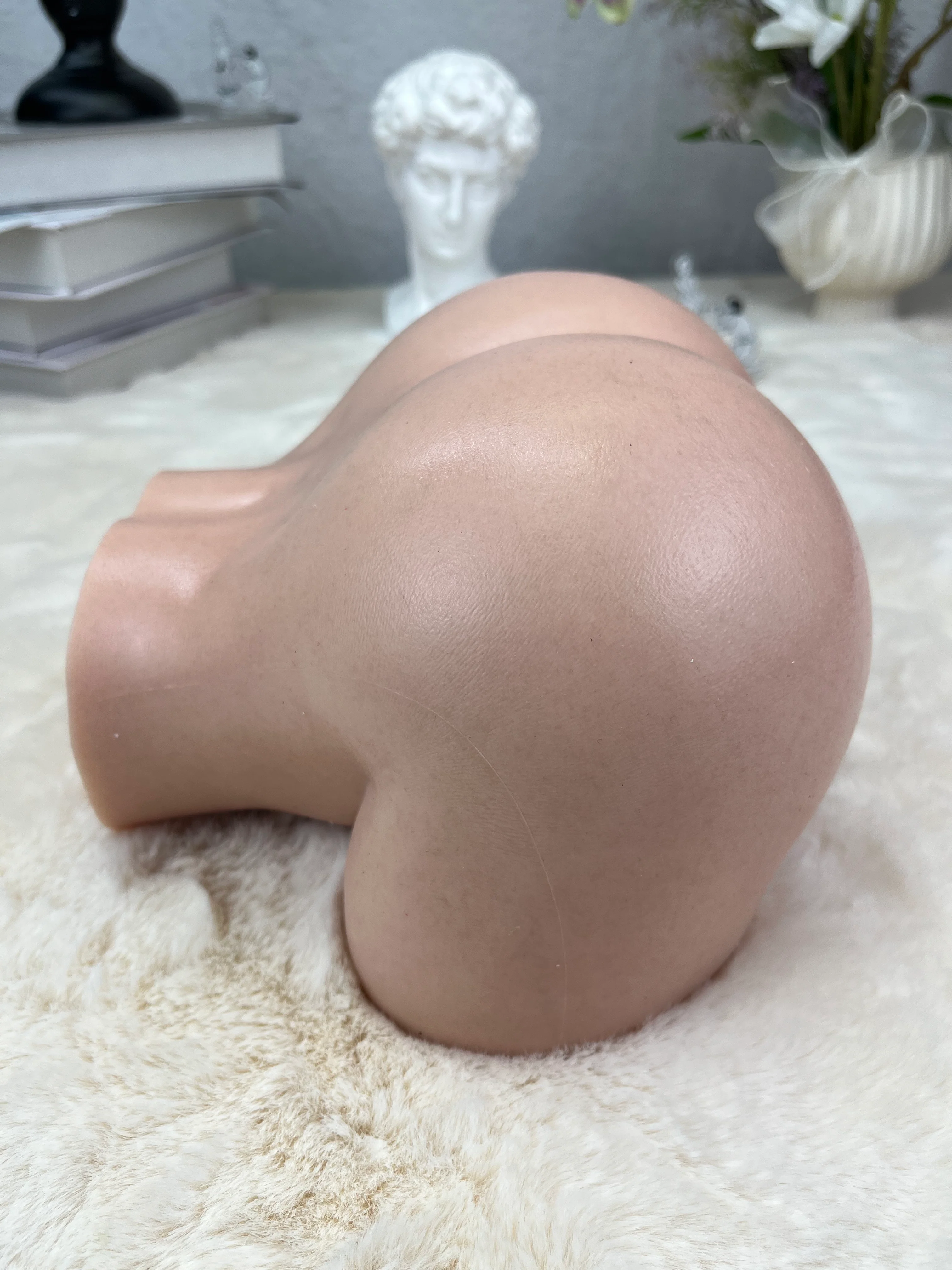 Free Shipping丨3.9kg/8.6lb Platinum Silicone Butt Model with Dual Openings – Ultra-Realistic Skin Texture, Compact & Discreet - Image 12